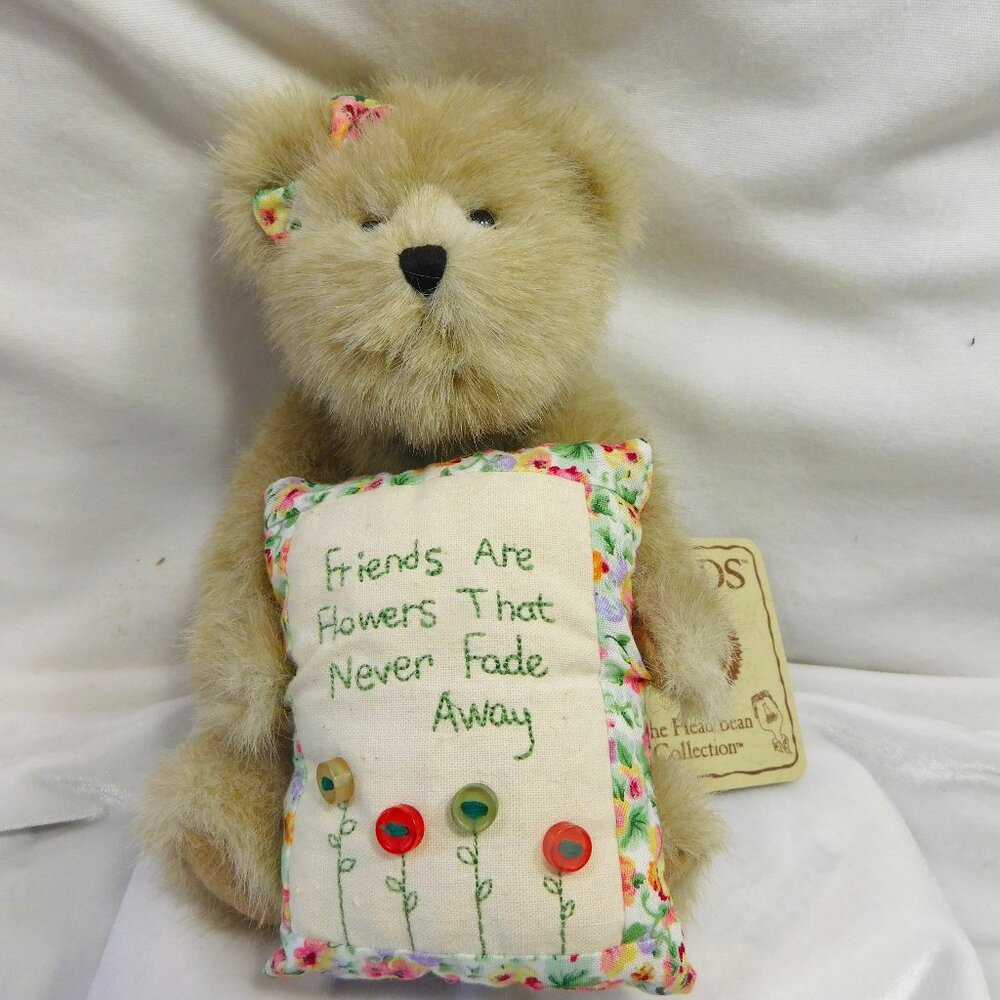 Boyds Colletion Bear - "Mia Goodfriends"